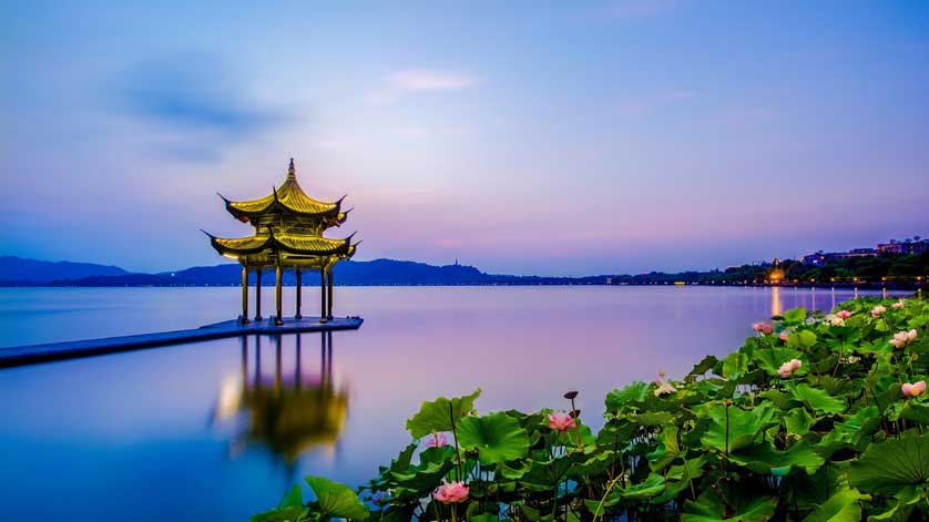 West Lake (Hangzhou). 